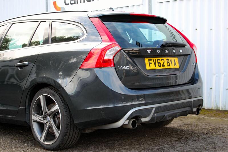 VOLVO V60 2.0 D4 R-Design  2012