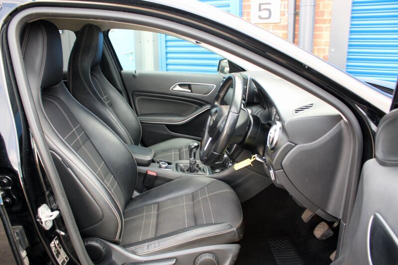 MERCEDES-BENZ A CLASS 1.6 A180 BlueEfficiency Sport  2013