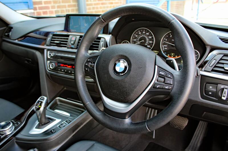 BMW 3 SERIES 3.0 330d xDrive Luxury 2013