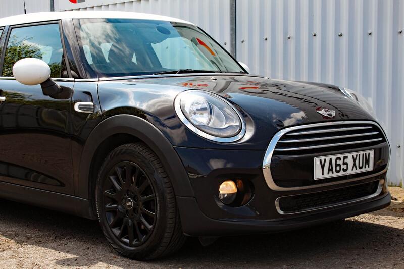 MINI HATCH 1.5 5-Door Hatch Cooper 2015