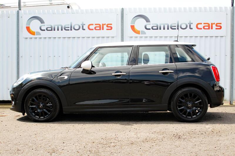 MINI HATCH 1.5 5-Door Hatch Cooper 2015