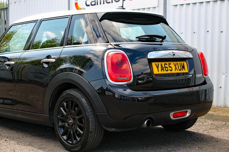 MINI HATCH 1.5 5-Door Hatch Cooper 2015