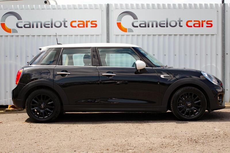 MINI HATCH 1.5 5-Door Hatch Cooper 2015