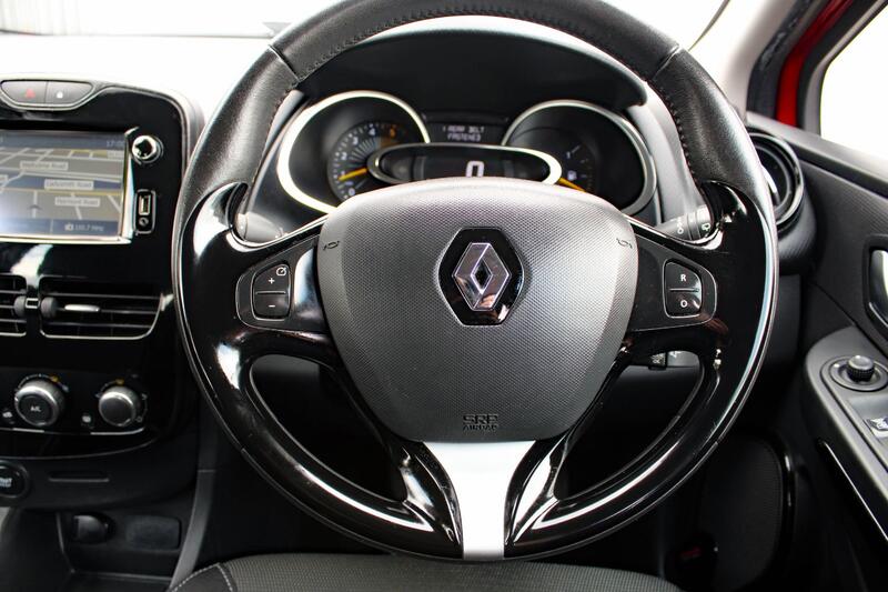 RENAULT CLIO 1.5 Dynamique Nav dCi 90 ECO 2015