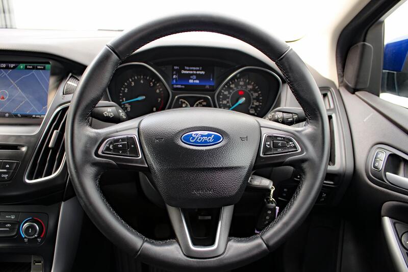 FORD FOCUS 1.0 T EcoBoost Zetec 2015