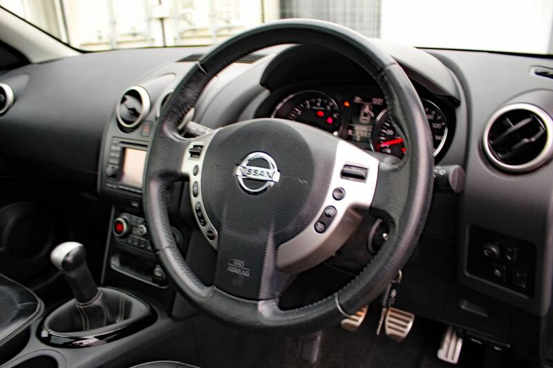 NISSAN QASHQAI 1.6 360 2013