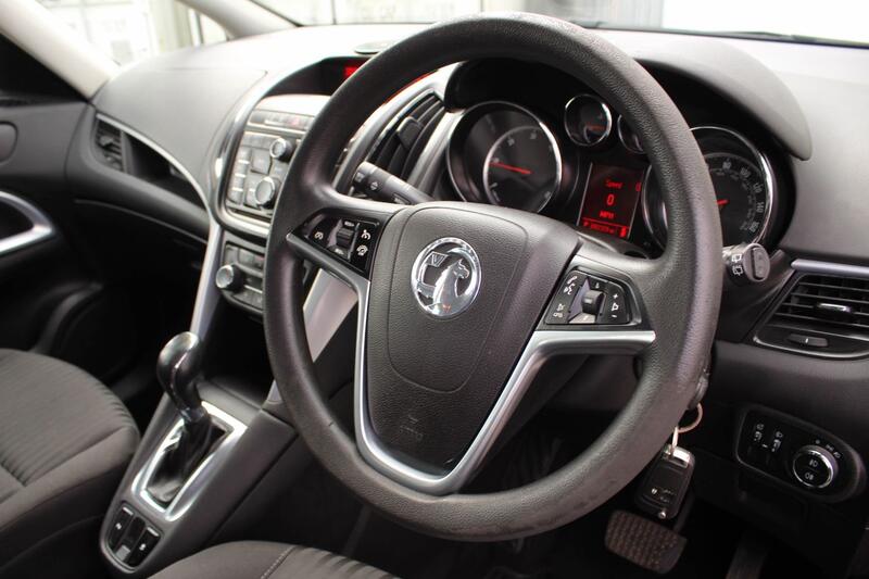 VAUXHALL ZAFIRA TOURER 2.0 CDTi Exclusiv 2013