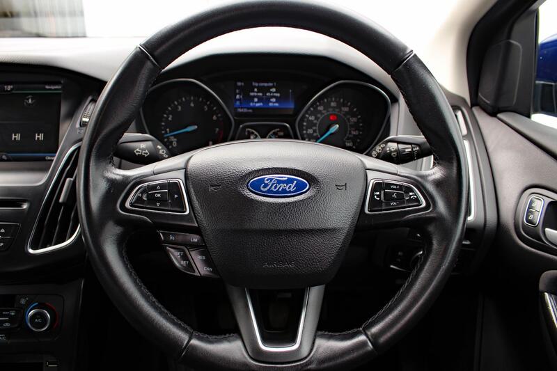 FORD FOCUS 1.0 T EcoBoost Titanium 2014