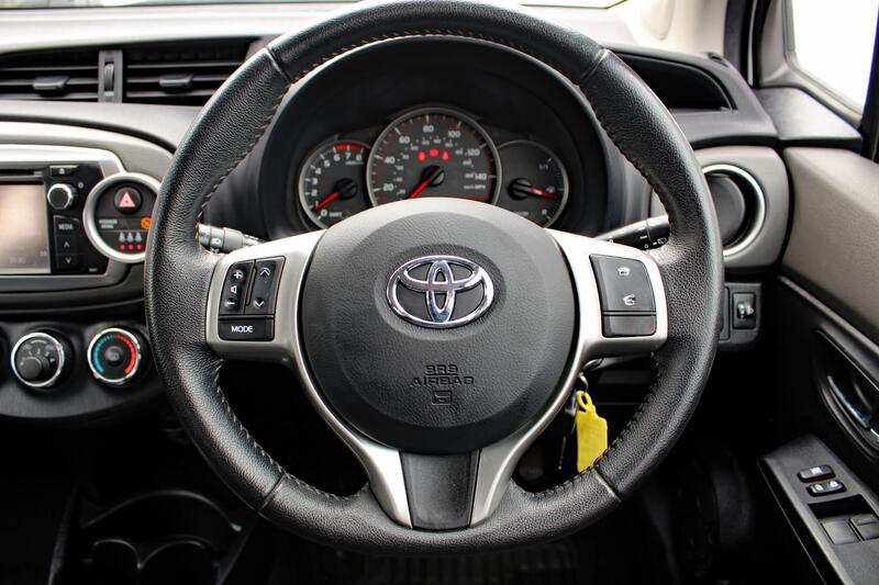 TOYOTA YARIS 1.3 Dual VVT-i TR 2013