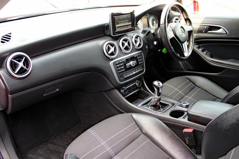 MERCEDES-BENZ A CLASS 1.6 A180 BlueEfficiency Sport 2013