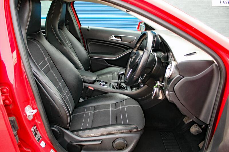 MERCEDES-BENZ A CLASS 1.6 A180 BlueEfficiency Sport 2013