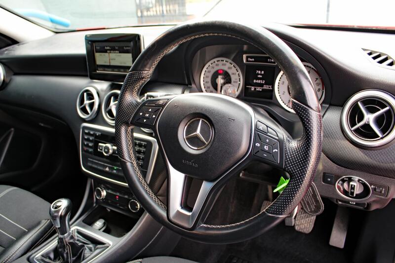 MERCEDES-BENZ A CLASS 1.6 A180 BlueEfficiency Sport 2013