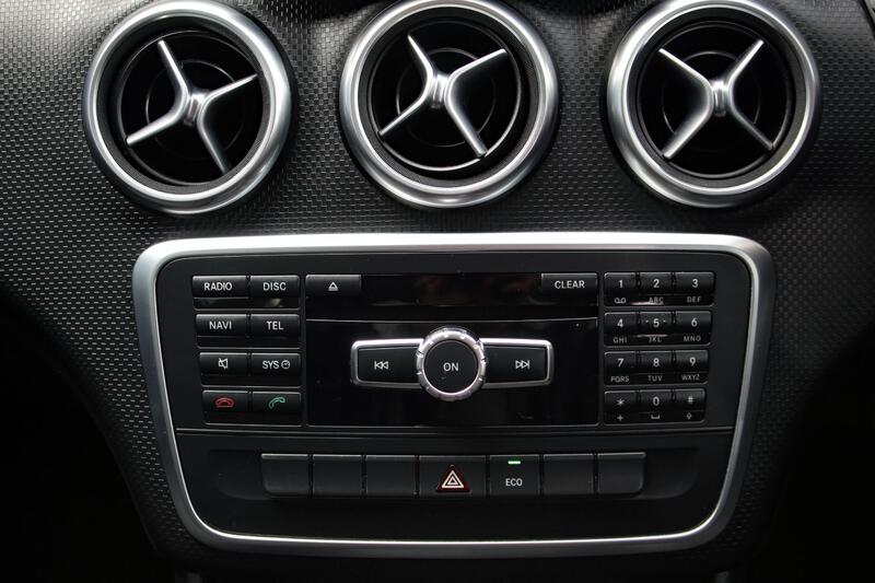 MERCEDES-BENZ A CLASS 1.6 A180 BlueEfficiency Sport 2013