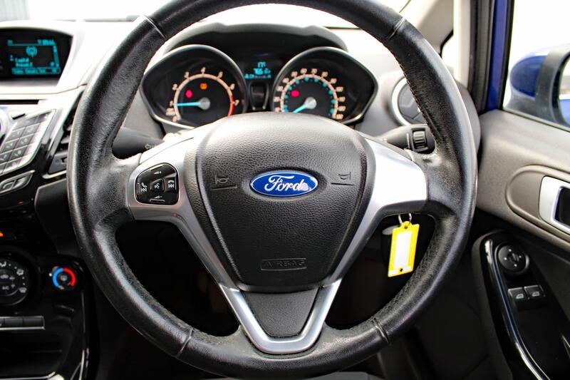 FORD FIESTA 1.0 T EcoBoost Zetec 2014