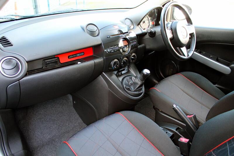 MAZDA MAZDA2 1.3 Colour Edition 2014