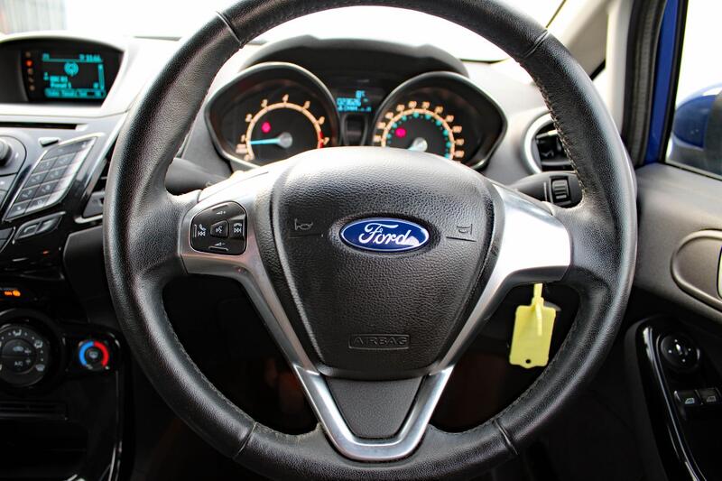 FORD FIESTA 1.3 Zetec 2014