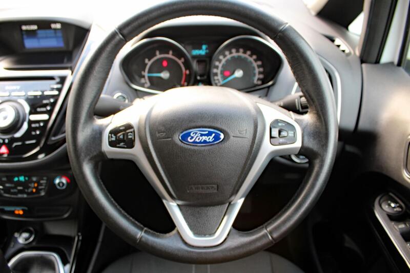 FORD B-MAX 1.0 T EcoBoost Titanium 2013