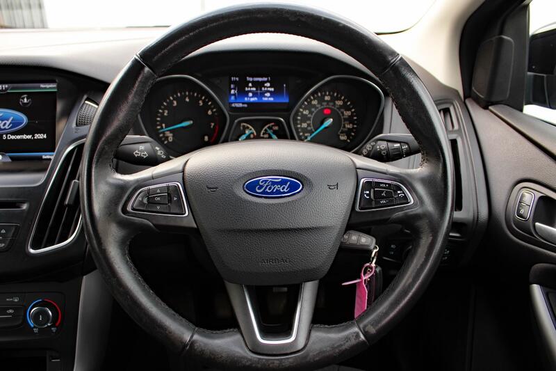 FORD FOCUS 1.0 T EcoBoost Zetec 2016