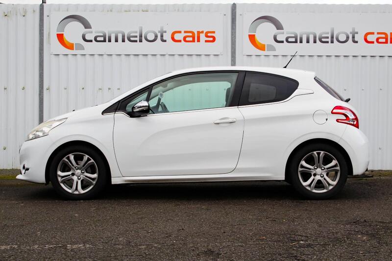 PEUGEOT 208 1.4 HDi Allure 2013