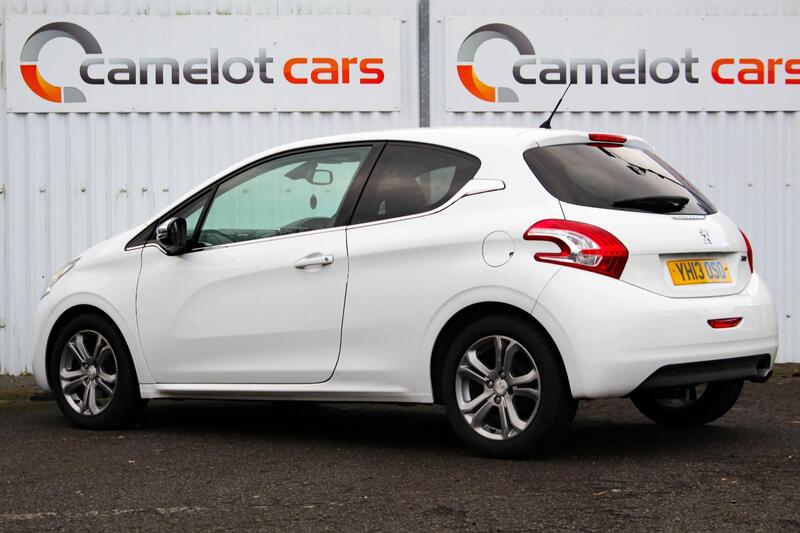 PEUGEOT 208 1.4 HDi Allure 2013