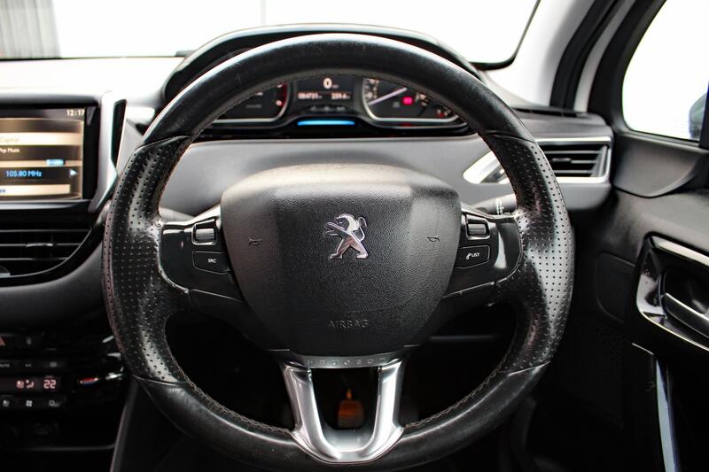 PEUGEOT 208 1.4 HDi Allure 2013