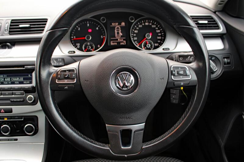 VOLKSWAGEN PASSAT 2.0 TDI BlueMotion Tech R-Line 2013