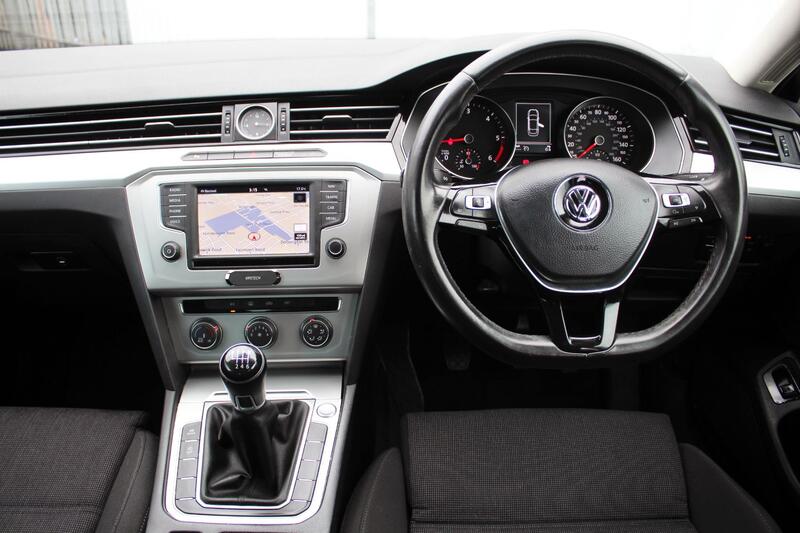 VOLKSWAGEN PASSAT 1.6 TDI BlueMotion Tech SE Business 2016