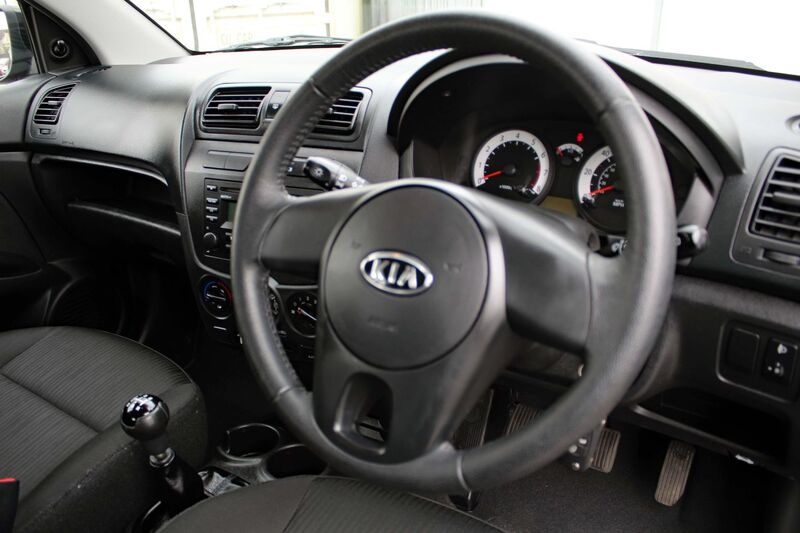 KIA PICANTO 1.0 STRIKE 2010