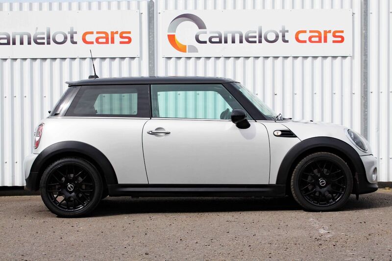 MINI HATCH COOPER 1.6 D SOHO 2011