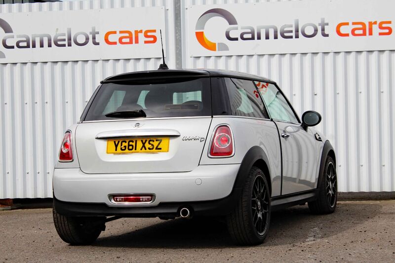 MINI HATCH COOPER 1.6 D SOHO 2011