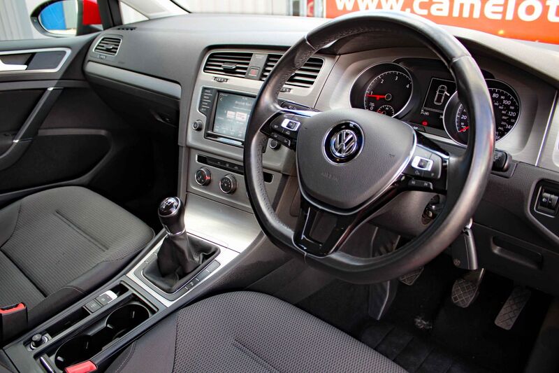 VOLKSWAGEN GOLF 1.6 TDI BLUEMOTION MATCH 2015