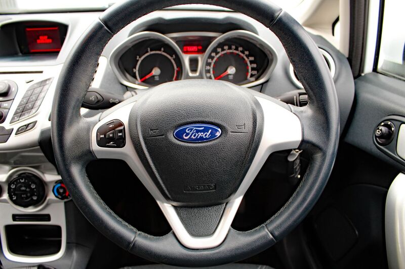 FORD FIESTA 1.4 ZETEC 2011