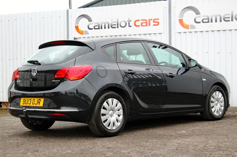 VAUXHALL ASTRA 1.7 CDTI EXCLUSIVE 2013