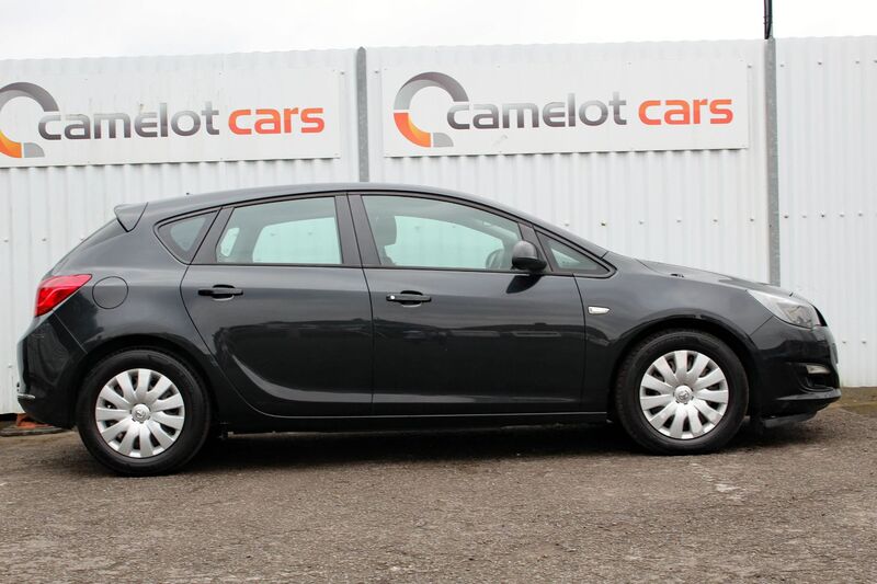 VAUXHALL ASTRA 1.7 CDTI EXCLUSIVE 2013